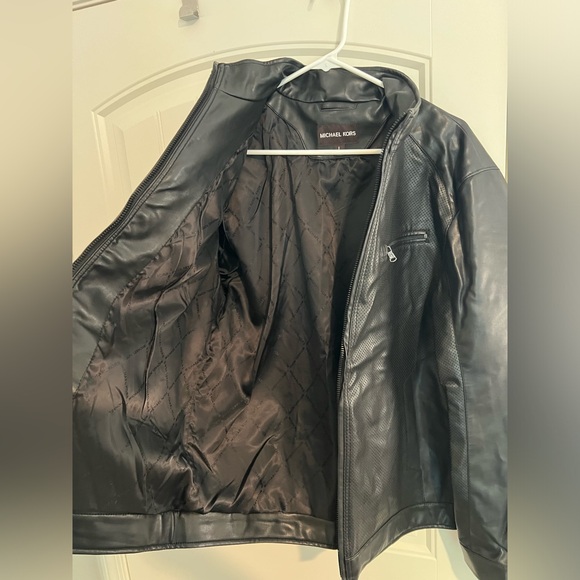 Michael Kors Leather Jacked - Picture 4 of 6